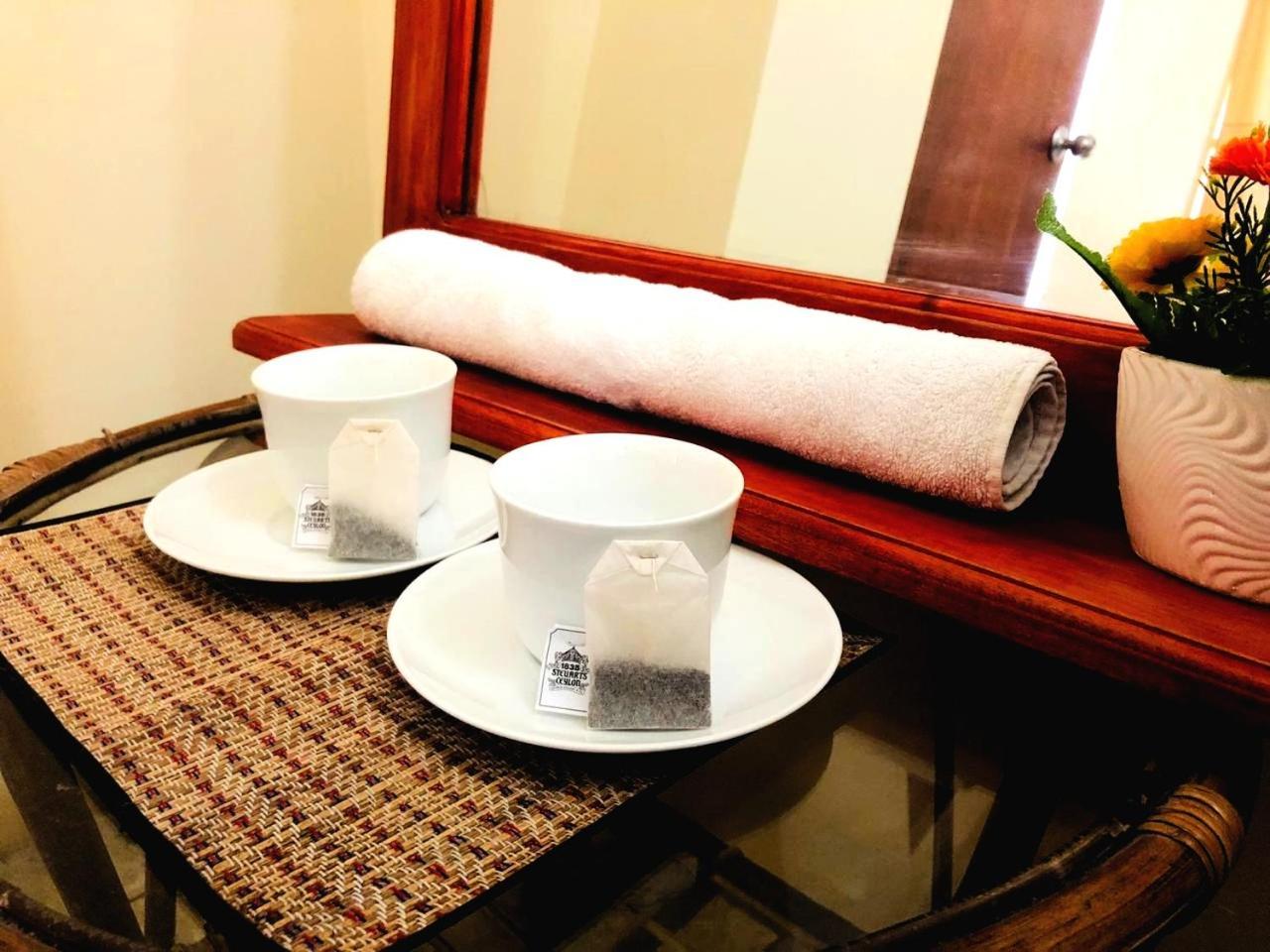 Randhi La Beach View Lounge Хиккадува Экстерьер фото