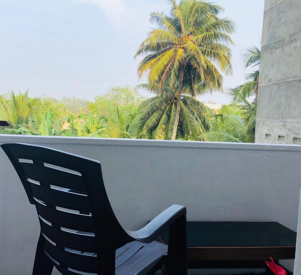 Randhi La Beach View Lounge Хиккадува Экстерьер фото